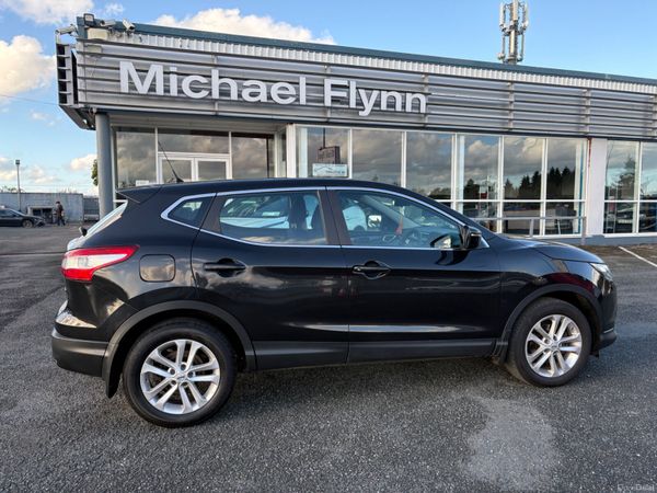 Nissan Qashqai Hatchback, Diesel, 2015, Black