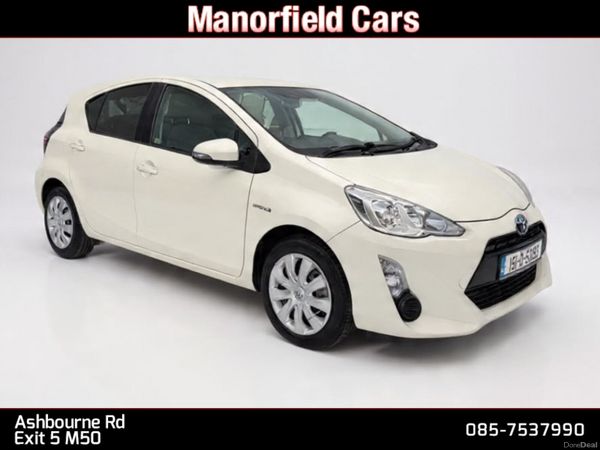 Toyota Aqua Hatchback, Petrol Hybrid, 2015, White