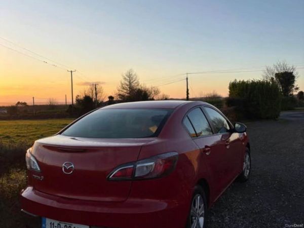 Mazda Mazda3 Saloon, Diesel, 2011, Red