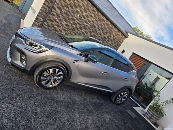 Renault Captur Hatchback, Petrol Plug-in Hybrid, 2021, Grey