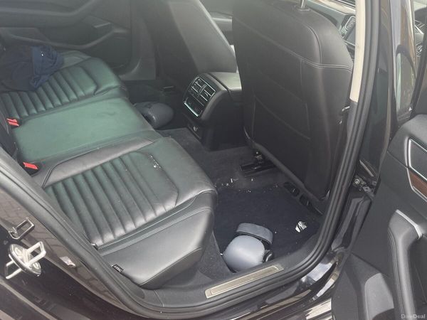 Volkswagen Passat Saloon, Petrol, 2015, Black