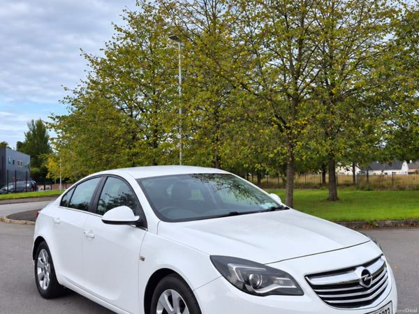 Opel Insignia Saloon, Diesel, 2015, White