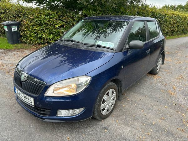 Skoda Fabia Hatchback, Petrol, 2010, Blue