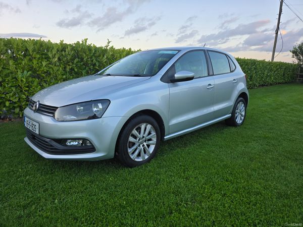 Volkswagen Polo Hatchback, Petrol, 2016, Silver