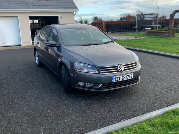 Volkswagen Passat Saloon, Diesel, 2013, Grey