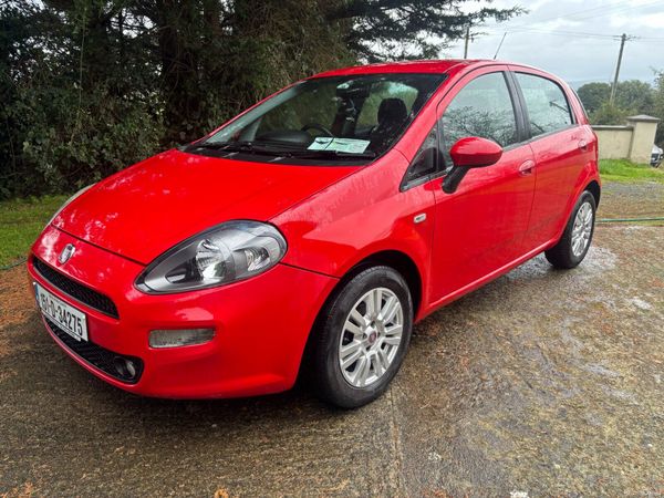 Fiat Punto Hatchback, Petrol, 2015, Red