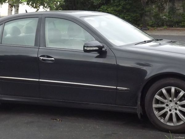 Mercedes-Benz E-Class Saloon, Petrol, 2007, Black