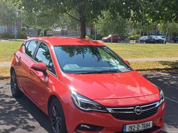 Opel Astra Hatchback, Diesel, 2019, Red