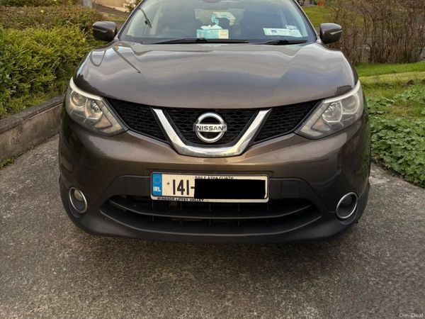 Nissan Qashqai Hatchback, Diesel, 2014, Brown