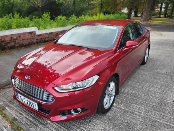 Ford Mondeo Hatchback, Diesel, 2016, Red