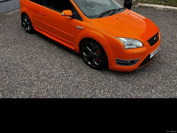 Ford Focus Hatchback, Petrol, 2006, Orange