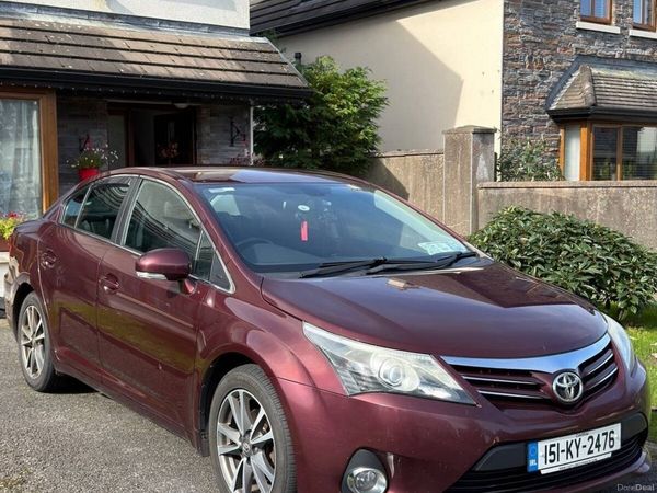 Toyota Avensis Saloon, Diesel, 2015, Red