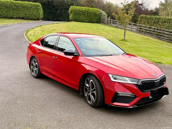 Skoda Octavia Saloon, Diesel, 2021, Red