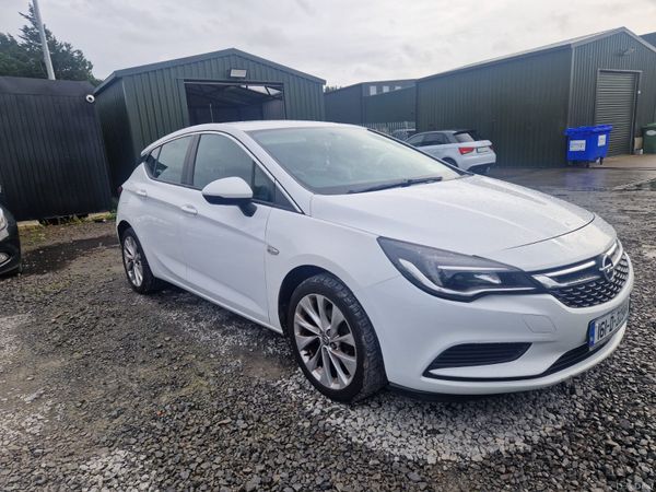 Opel Astra Hatchback, Petrol, 2016, White
