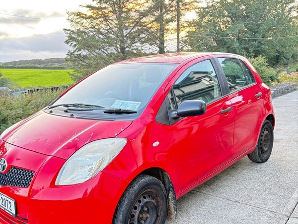 Toyota Yaris Hatchback, Petrol, 2008, Red