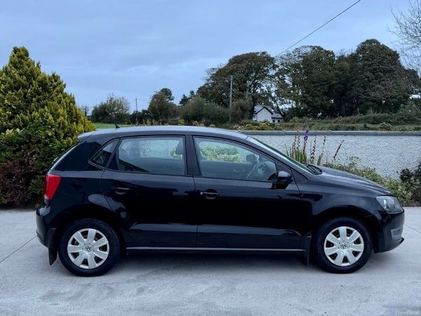 Volkswagen Polo Hatchback, Petrol, 2010, Black