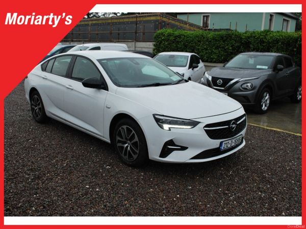 Opel Insignia Hatchback, Diesel, 2021, White