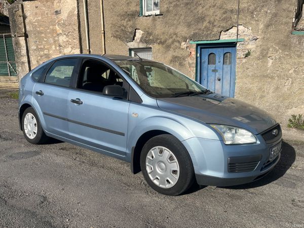Ford Focus Hatchback, Petrol, 2005, Blue