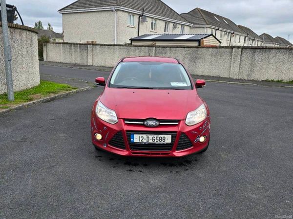 Ford Focus Saloon, Diesel, 2012, Red