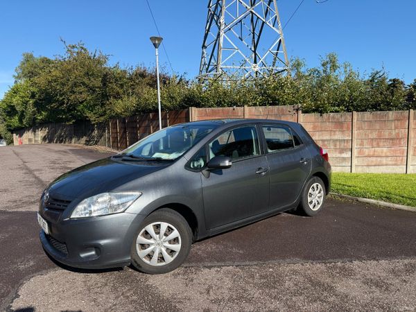 Toyota Auris Hatchback, Petrol, 2011, Grey