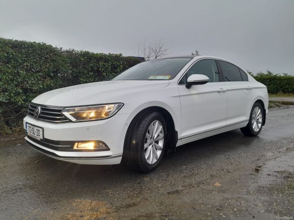 Volkswagen Passat Saloon, Diesel, 2017, White