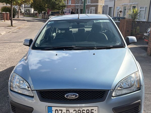 Ford Focus Saloon, Petrol, 2007, Blue