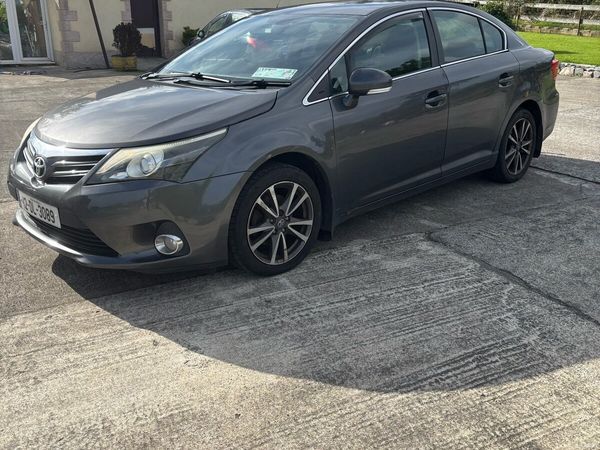 Toyota Avensis Saloon, Diesel, 2012, Grey