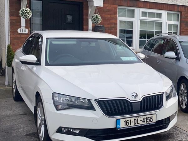 Skoda Superb Hatchback, Diesel, 2016, White