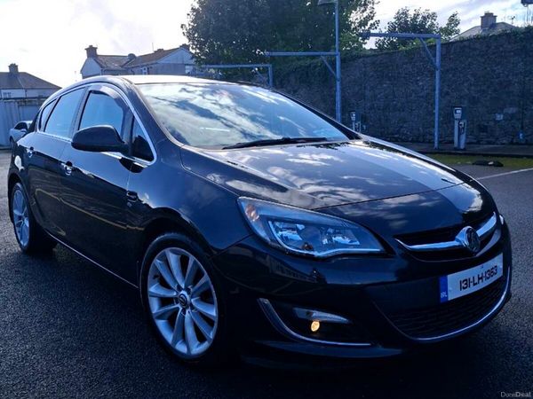 Vauxhall Astra Hatchback, Diesel, 2013, Black