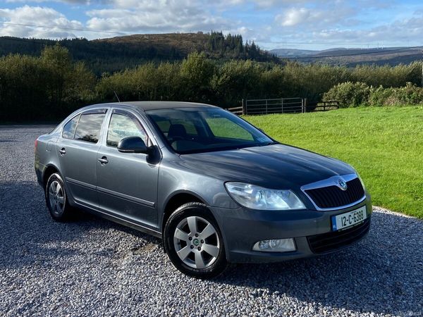 Skoda Octavia Saloon, Diesel, 2012, Grey