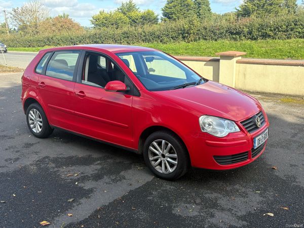Volkswagen Polo Hatchback, Petrol, 2008, Red