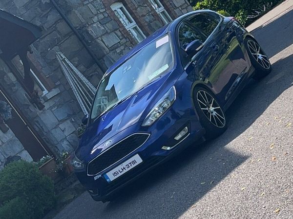 Ford Focus Hatchback, Diesel, 2015, Blue