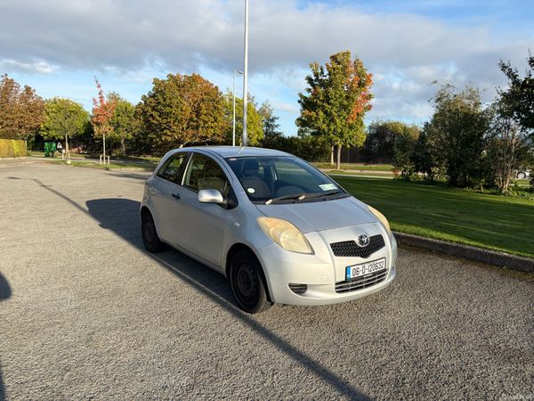 Toyota Yaris Hatchback, Petrol, 2006, Silver