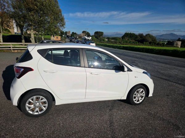 Hyundai i10 Hatchback, Petrol, 2019, White
