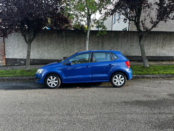 Volkswagen Polo Hatchback, Petrol, 2010, Blue