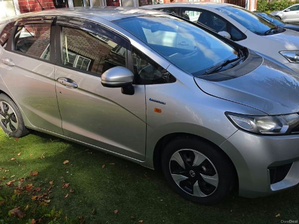 Honda Fit Hatchback, Petrol Hybrid, 2017, Silver