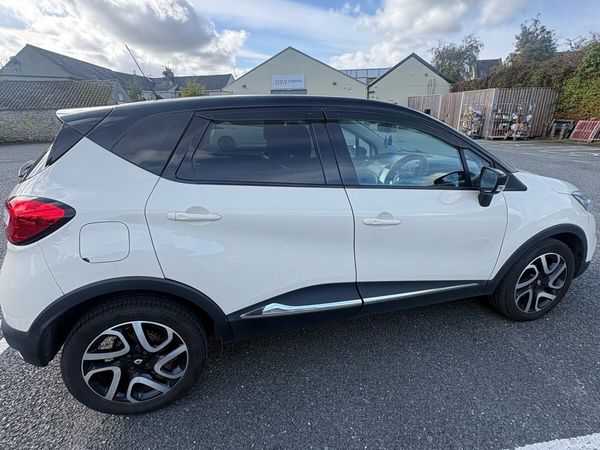 Renault Captur Hatchback, Petrol, 2016, Beige