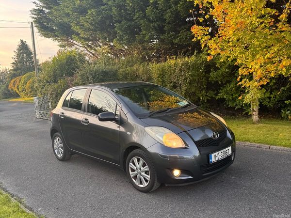 Toyota Yaris Hatchback, Petrol, 2011, Grey