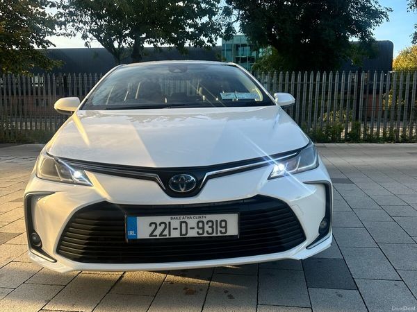 Toyota Corolla Saloon, Petrol Hybrid, 2022, White