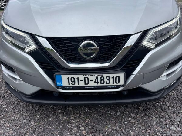 Nissan Qashqai Hatchback, Diesel, 2019, Silver