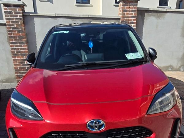 Toyota Yaris Cross Hatchback, Petrol Hybrid, 2022, Red