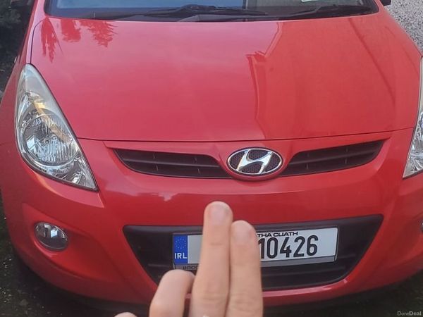 Hyundai i20 Hatchback, Petrol, 2011, Red