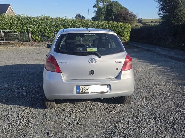 Toyota Yaris Hatchback, Petrol, 2006, Silver
