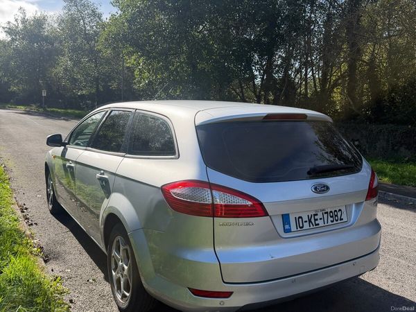 Ford Mondeo Estate, Petrol, 2010, Silver