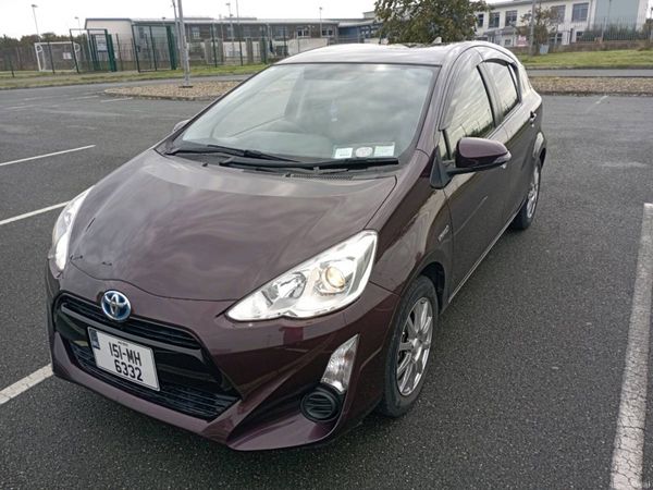 Toyota Aqua Hatchback, Petrol Hybrid, 2015, Purple