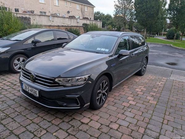 Volkswagen Passat Estate, Petrol Plug-in Hybrid, 2021, Grey