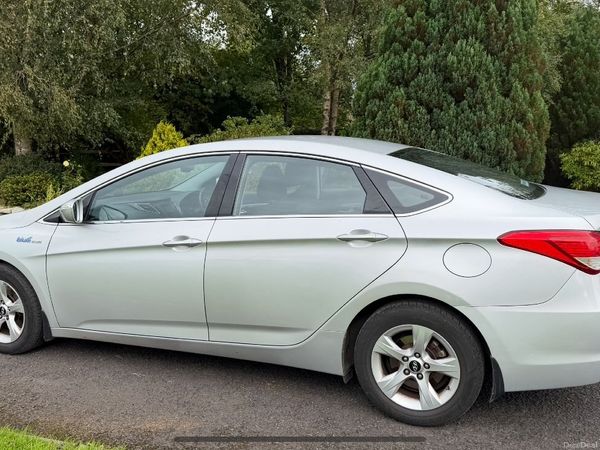 Hyundai i40 Saloon, Diesel, 2012, Silver