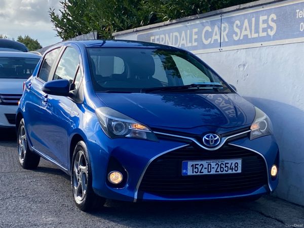 Toyota Yaris Hatchback, Petrol Hybrid, 2015, Blue