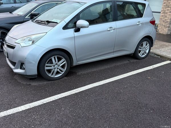 Toyota Verso-S MPV, Petrol, 2012, Silver