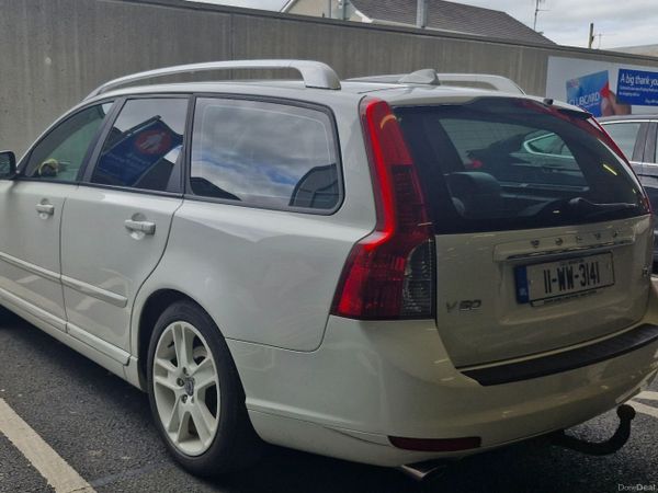 Volvo V50 Estate, Diesel, 2011, White